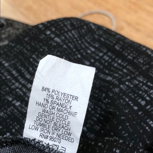 Weston Wear XS Poly rayon blendShort slit in front - Picture 5 of 5